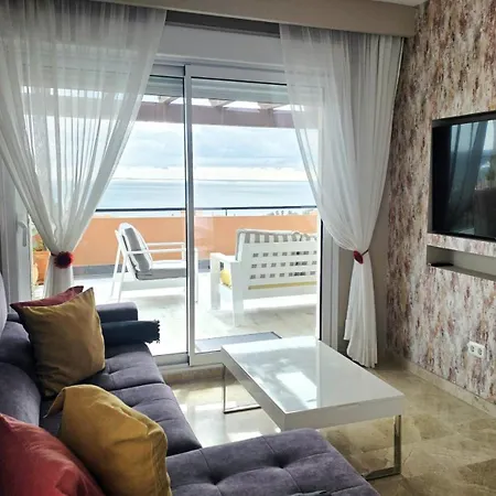 Penthouse With Stunning Sea View Terrace Appartamento *